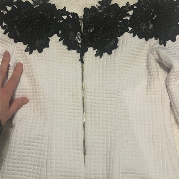 Comino Couture black and white off shoulder dress black crochet size 12 NWT - Picture 6 of 6